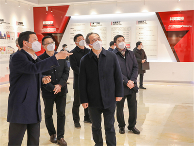 2023年1月，浙江省委常委、組織部長王成來紅獅集團調(diào)研企業(yè)黨建、“未來工廠”、人才建設(shè)等工作